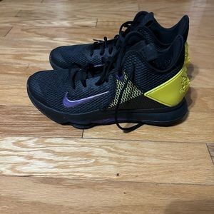 Nike LeBron Witness 4 men’s size 10 in GUC